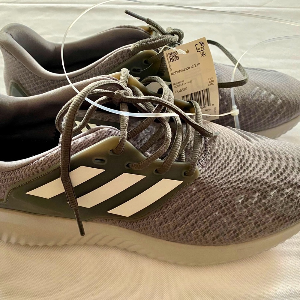 NWOB! ADIDAS ALPHA BOUNCE BEYOND SIZE 12